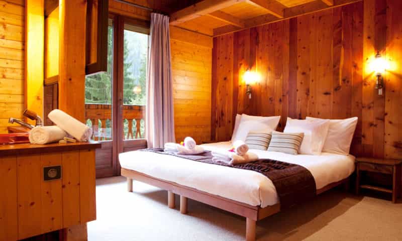 chamonix-chalet-master-bedroom