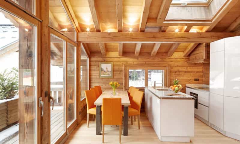 Chalet Kitchen and Dining Area