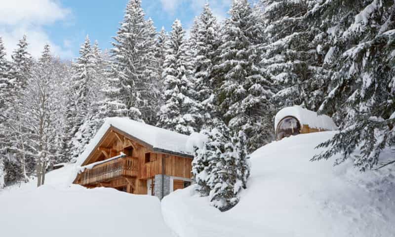 snowy-chalet-in-chamonix