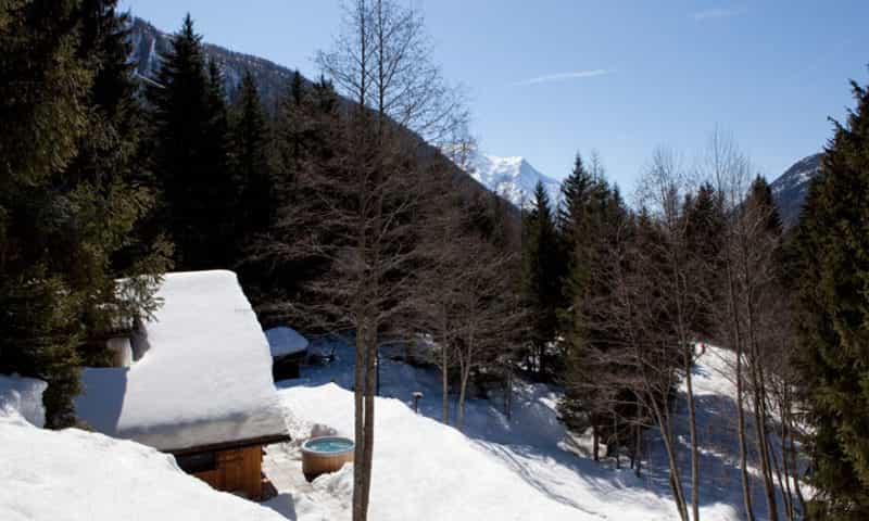 traditional-mountain-style-chalet