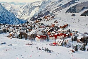 image of a ski town in France