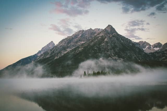 image of mountain landscape